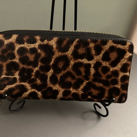 Michael Kors Haircalf Leopard Wallet - Picture 2 of 3